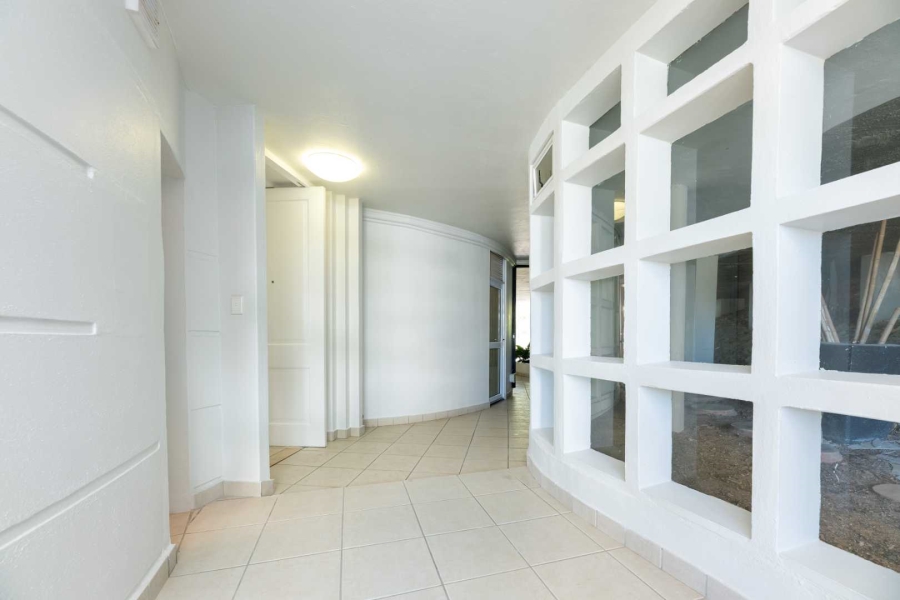 To Let 2 Bedroom Property for Rent in Sea Point Western Cape